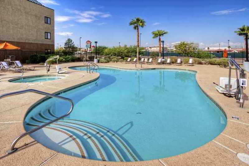 Hampton Hotel 3*